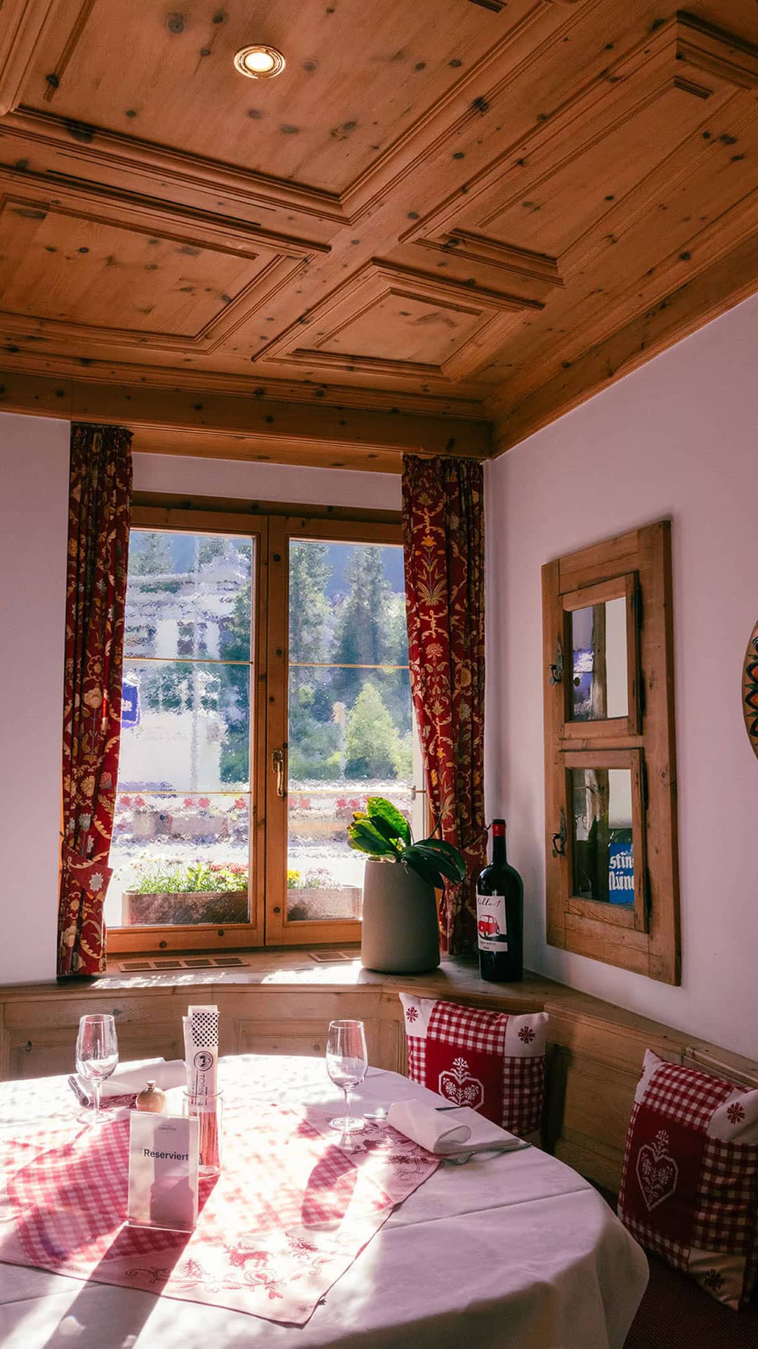 Book half board and enjoy a varied Dine Around in the international restaurants